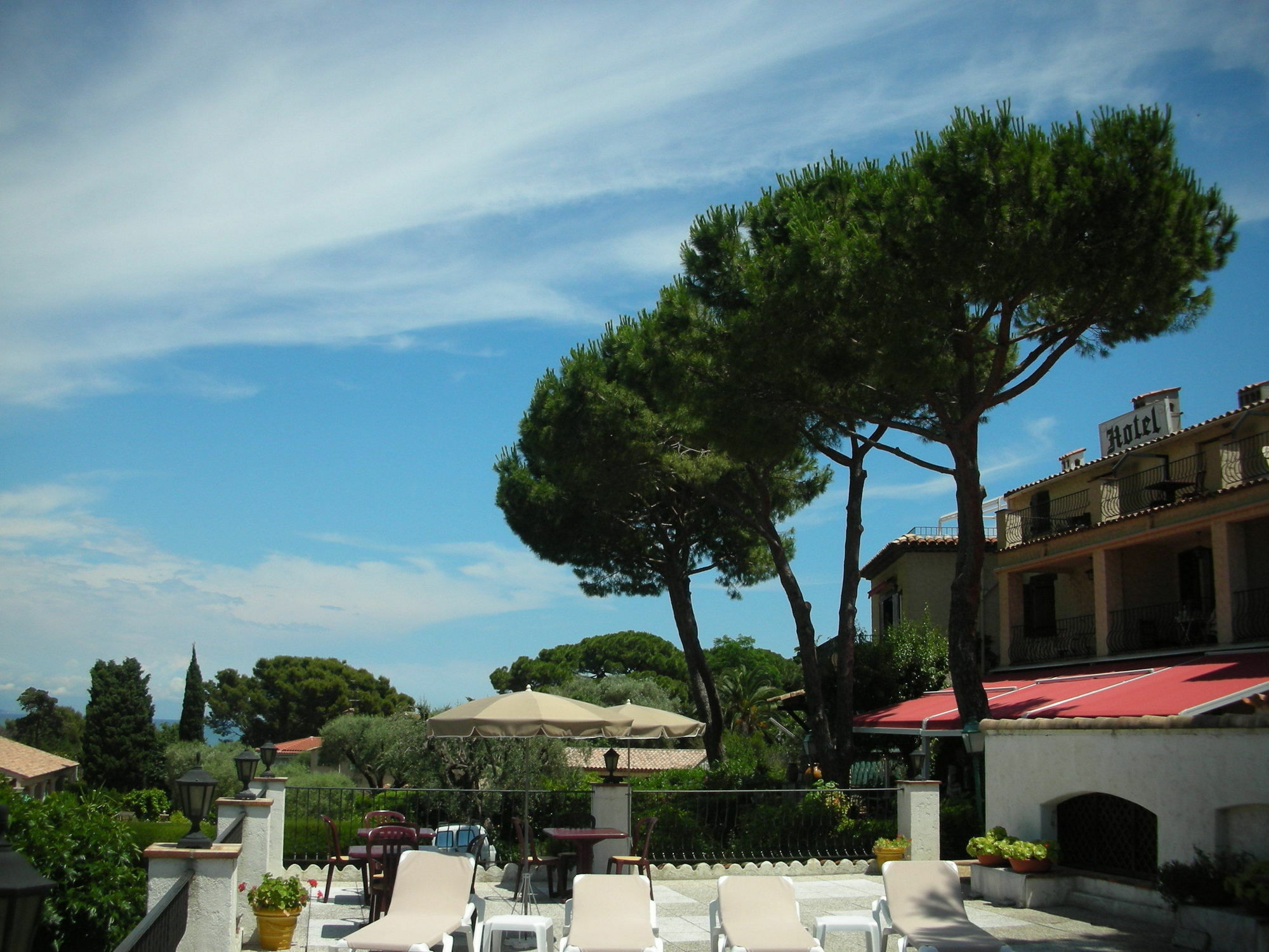 Hotel Castel Garoupe Antibes Esterno foto